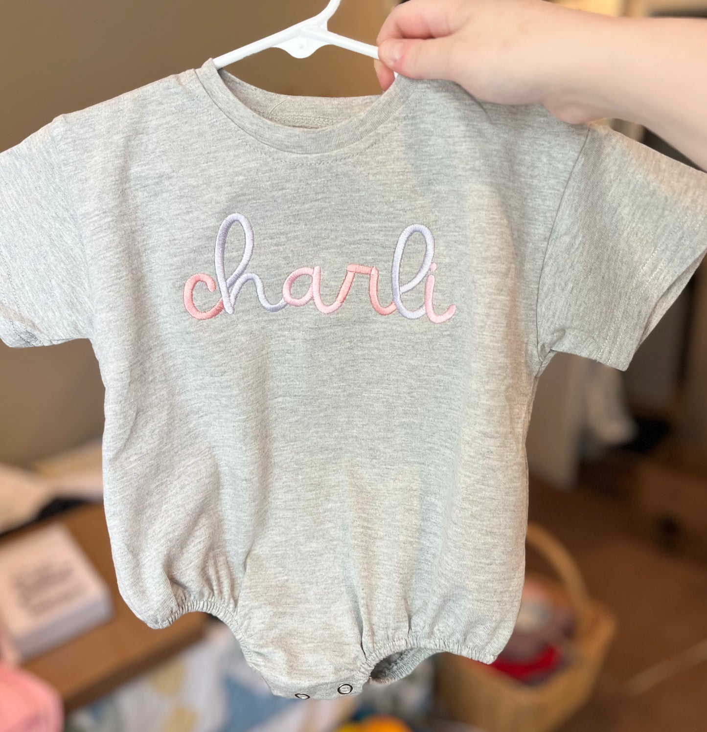 Oversized gray t-shirt bubble